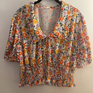 S.C. Society Cute, floral cropped blouse with peter pan collar, Large